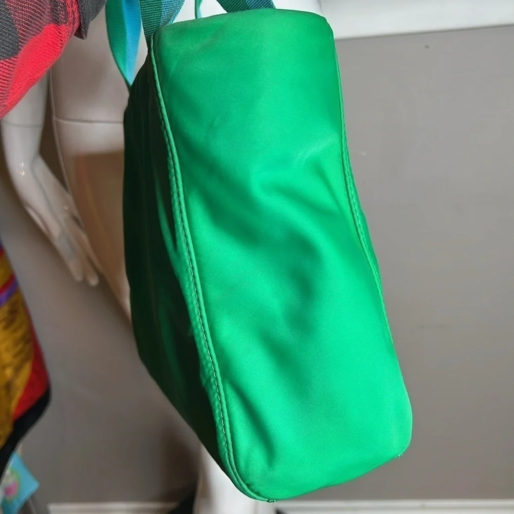 Kate Spade New York Web Quinn Leroy Street Humminbird Tote Bag in Green
